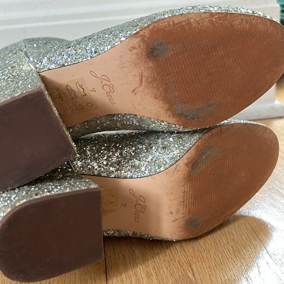 Taylor swift: Jcrew silver glitter booties - Picture 4 of 5